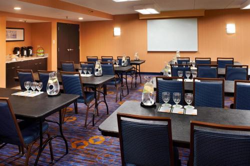 Meeting room / ballrooms, Courtyard by Marriott Chicago Arlington Heights/South in West O'Hare Meeting room / ballrooms, Courtyard by Marriott Chicago Arlington Heights/South in West O'Hare
