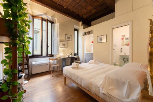 Via Benedetta, 13 - Florence Charming Apartments - Florentine Gem Steps from Station - Prime Spot!
