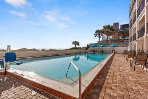Swimming pool, Beachers Lodge in Crescent Beach Swimming pool, Beachers Lodge in Crescent Beach