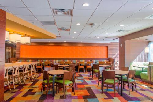 Eten en drinken, Fairfield Inn & Suites Atlanta Cumming/Johns Creek in Cumming Eten en drinken, Fairfield Inn & Suites Atlanta Cumming/Johns Creek in Cumming