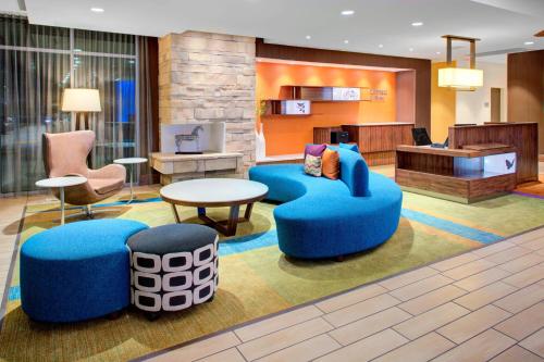 ล็อบบี้, แฟร์ฟิลด์ อินน์ แอนด์ สวีท เบเคอร์สฟิลด์ นอร์ท/แอร์พอร์ต (Fairfield Inn & Suites Bakersfield North/Airport) in นอร์ทเบเคอร์สฟิลด์ ล็อบบี้, แฟร์ฟิลด์ อินน์ แอนด์ สวีท เบเคอร์สฟิลด์ นอร์ท/แอร์พอร์ต (Fairfield Inn & Suites Bakersfield North/Airport) in นอร์ทเบเคอร์สฟิลด์