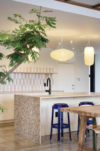 Shared lounge/TV area, evo Hotel Hakuba in Hakuba Shared lounge/TV area, evo Hotel Hakuba in Hakuba