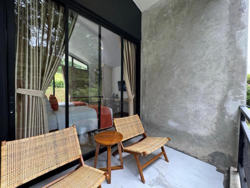 View, Arunika Villa near Mount Puncak (Gunung Mas Tea Hills) View, Arunika Villa near Mount Puncak (Gunung Mas Tea Hills)