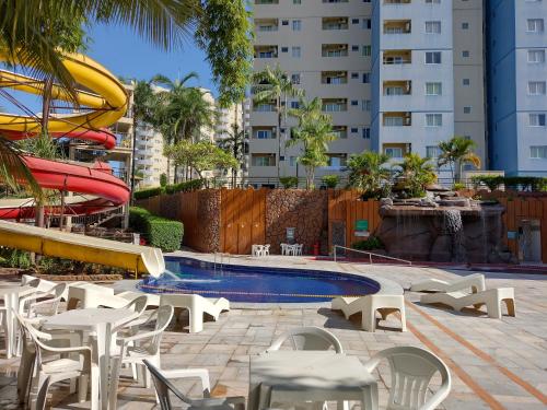 Swimming pool, Golden Dolphin Grande Hotel Caldas Novas - ACHEI FERIAS - Com Roupa de Cama in Vila Franca Swimming pool, Golden Dolphin Grande Hotel Caldas Novas - ACHEI FERIAS - Com Roupa de Cama in Vila Franca