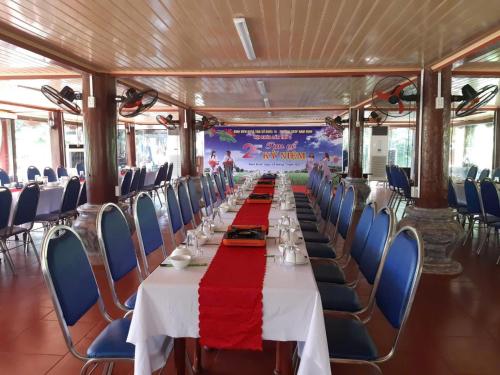 Restaurant, Khu du lịch sinh thái Núi Ngăm in Nam Dinh Restaurant, Khu du lịch sinh thái Núi Ngăm in Nam Dinh