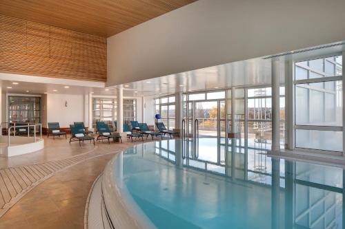 Piscina, Vichy Spa Hotel Les Celestins in Vichy Piscina, Vichy Spa Hotel Les Celestins in Vichy