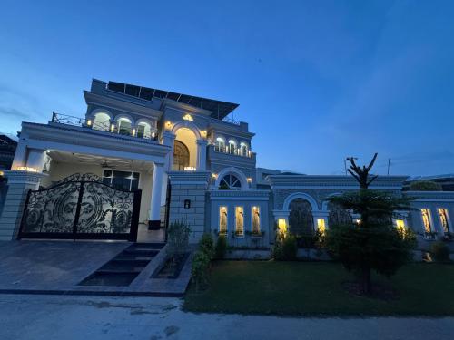 Shaheen Palace in Faisalabad Shaheen Palace in Faisalabad