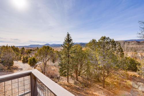 2 Mtn-View Decks and Natural Spring Durango Retreat in S Camino Del Rio 2 Mtn-View Decks and Natural Spring Durango Retreat in S Camino Del Rio