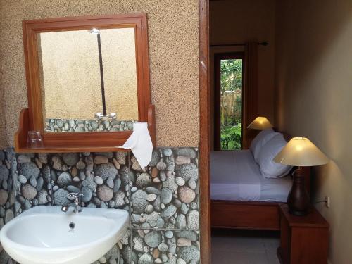 Bathroom, Molleh Guest House in Pemuteran Bathroom, Molleh Guest House in Pemuteran