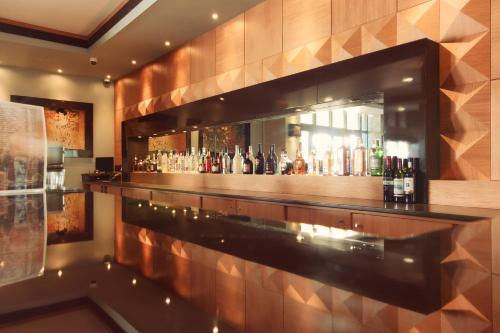 Bar/ Salón, Ramada by Wyndham Princess Georgetown in Georgetown Bar/ Salón, Ramada by Wyndham Princess Georgetown in Georgetown