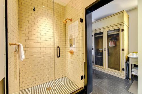 Baño, WATERMARK Baton Rouge, Autograph Collection in Baton Rouge Downtown Baño, WATERMARK Baton Rouge, Autograph Collection in Baton Rouge Downtown