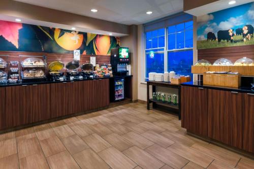 餐飲選擇, 堪薩斯城鬧市區/尤尼希爾費爾菲爾德客棧 (Fairfield Inn Kansas City Downtown/Union Hill) in 皇冠中心區 餐飲選擇, 堪薩斯城鬧市區/尤尼希爾費爾菲爾德客棧 (Fairfield Inn Kansas City Downtown/Union Hill) in 皇冠中心區