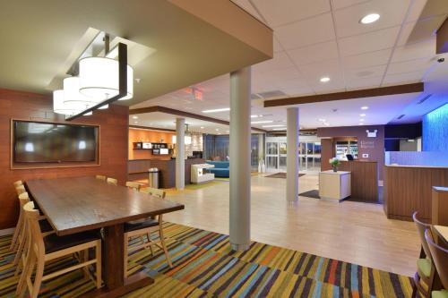 Predvorje, Fairfield Inn & Suites Eau Claire Chippewa Falls in Eau Claire (WI) Predvorje, Fairfield Inn & Suites Eau Claire Chippewa Falls in Eau Claire (WI)