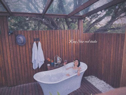 Grape Juice Retreat Rustic romantic gateway 5mins to beaches & town in Margaret River Grape Juice Retreat Rustic romantic gateway 5mins to beaches & town in Margaret River