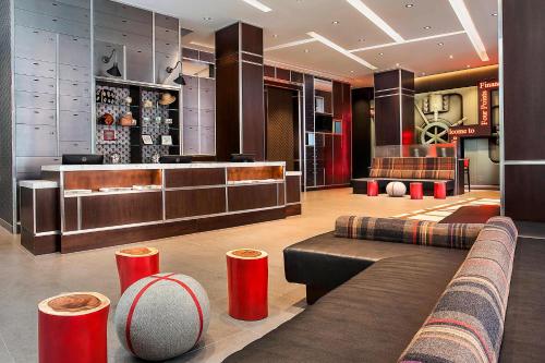 로비, 포 포인트 바이 쉐라톤 뉴 욕 시내 (Four Points by Sheraton New York Downtown) in 금융지역 로비, 포 포인트 바이 쉐라톤 뉴 욕 시내 (Four Points by Sheraton New York Downtown) in 금융지역