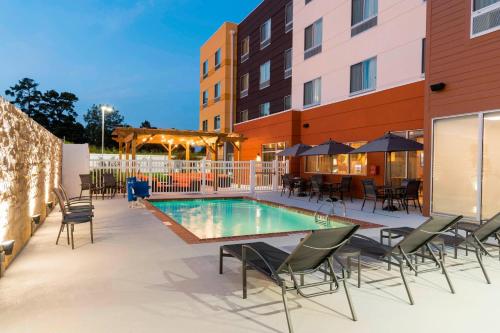 泳池, 西門羅萬楓套房酒店 (Fairfield Inn & Suites West Monroe) in 路易斯安那州西門羅 (LA) 泳池, 西門羅萬楓套房酒店 (Fairfield Inn & Suites West Monroe) in 路易斯安那州西門羅 (LA)