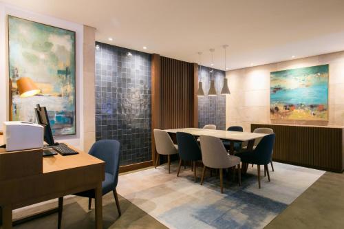 Ruang pertemuan/ballroom, Four Points by Sheraton Sesimbra in Sesimbra Ruang pertemuan/ballroom, Four Points by Sheraton Sesimbra in Sesimbra