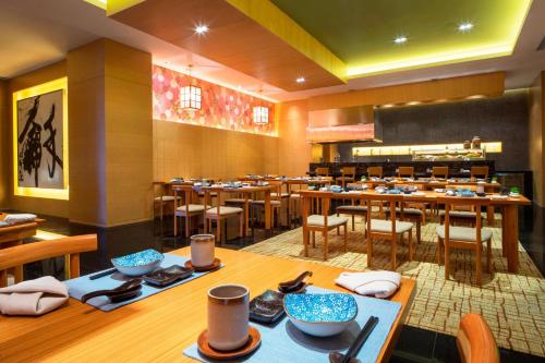 レストラン, フォー ポインツ バイ シェラトン へフェイ シュシャン (Four Points by Sheraton Hefei, Shushan) in 合肥(ホーフェイ) レストラン, フォー ポインツ バイ シェラトン へフェイ シュシャン (Four Points by Sheraton Hefei, Shushan) in 合肥(ホーフェイ)