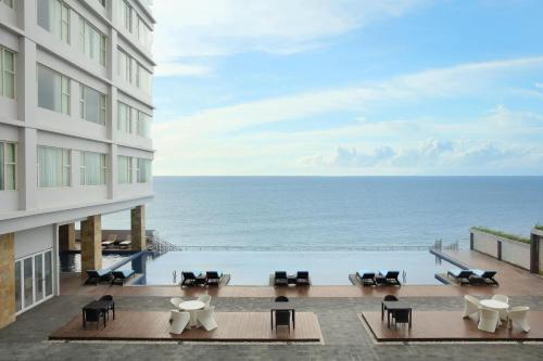 مسبح, فور بوينتس باي شيراتون مانادو (Four Points by Sheraton Manado) in Wenang مسبح, فور بوينتس باي شيراتون مانادو (Four Points by Sheraton Manado) in Wenang