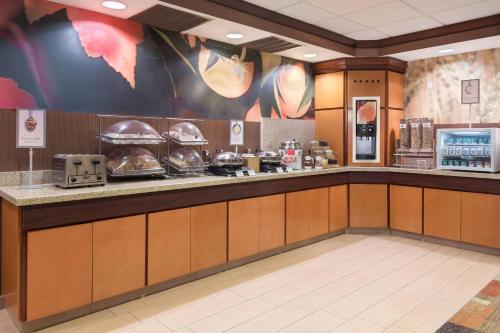 餐飲選擇, 斯普林代爾萬楓套房酒店 (Fairfield Inn and Suites Springdale) in 阿肯色州斯普林代爾 (AR) 餐飲選擇, 斯普林代爾萬楓套房酒店 (Fairfield Inn and Suites Springdale) in 阿肯色州斯普林代爾 (AR)