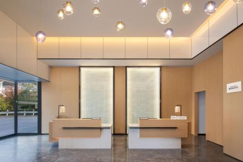 Lobby, Fairfield by Marriott Chuzhou Railway Station in Chuzhou Lobby, Fairfield by Marriott Chuzhou Railway Station in Chuzhou