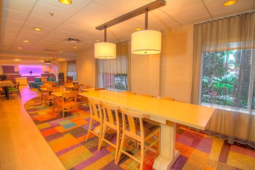 Restaurant, Fairfield Inn & Suites West Palm Beach Jupiter in Jupiter (FL) Restaurant, Fairfield Inn & Suites West Palm Beach Jupiter in Jupiter (FL)