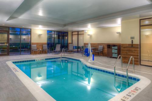 مسبح, فيرفيلد إن آند سويتس باي ماريوت كانتون (Fairfield Inn & Suites by Marriott Canton) in Canton مسبح, فيرفيلد إن آند سويتس باي ماريوت كانتون (Fairfield Inn & Suites by Marriott Canton) in Canton