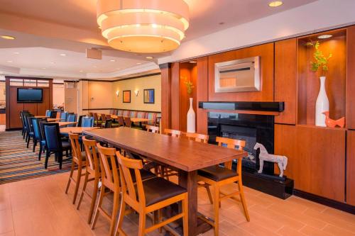 Előcsarnok, Fairfield Inn & Suites Dulles Airport Chantilly in Chantilly Előcsarnok, Fairfield Inn & Suites Dulles Airport Chantilly in Chantilly