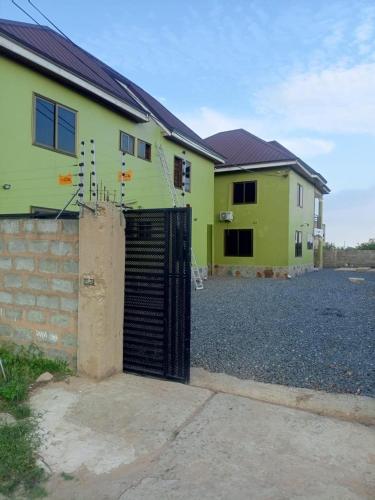 Lovely 5-Bed House Getaway Duplex in Accra in แอคครา Lovely 5-Bed House Getaway Duplex in Accra in แอคครา