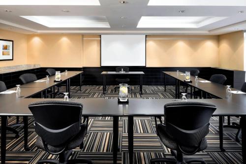 會議室/宴會廳, 米西索加梅德維爾福朋喜來登酒店 (Four Points by Sheraton Mississauga - Meadowvale) in 米西索加 (ON) 會議室/宴會廳, 米西索加梅德維爾福朋喜來登酒店 (Four Points by Sheraton Mississauga - Meadowvale) in 米西索加 (ON)