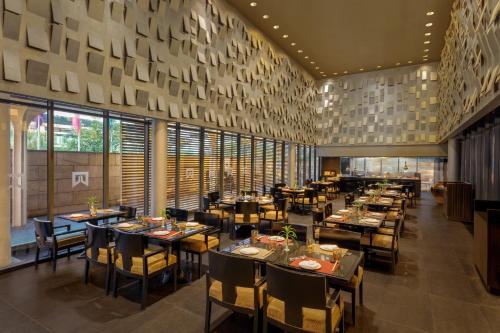 מסעדה, ITC Sonar, a Luxury Collection Hotel, Kolkata in Kolkata מסעדה, ITC Sonar, a Luxury Collection Hotel, Kolkata in Kolkata