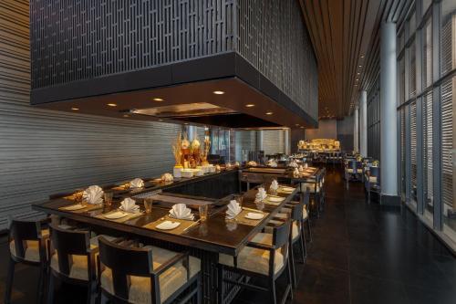 מסעדה, ITC Sonar, a Luxury Collection Hotel, Kolkata in Kolkata מסעדה, ITC Sonar, a Luxury Collection Hotel, Kolkata in Kolkata
