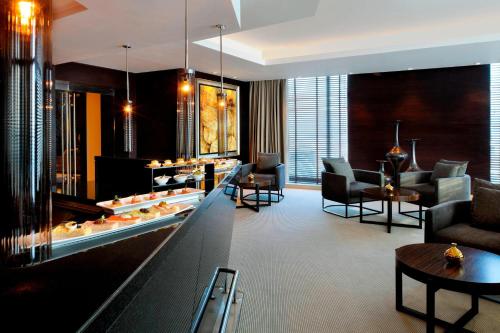 Bar/lounge, JW Marriott Marquis Hotel Dubai in Business Bay Bar/lounge, JW Marriott Marquis Hotel Dubai in Business Bay
