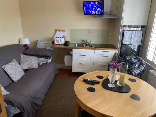 Dromane Lodge self-catering apartment eircode V94HR5C in Castleconnell Dromane Lodge self-catering apartment eircode V94HR5C in Castleconnell