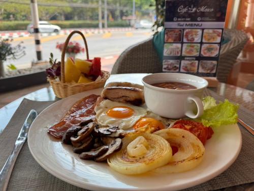 ห้องอาหาร, เวนิส โฮเทล หัวหิน (Venice Hotel HuaHin) near โรงพยาบาล ซาน เปาโล ห้องอาหาร, เวนิส โฮเทล หัวหิน (Venice Hotel HuaHin) near โรงพยาบาล ซาน เปาโล