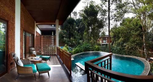 Balkon/teras, Timbertales Luxury Resort Coorg in Kadagadal Balkon/teras, Timbertales Luxury Resort Coorg in Kadagadal
