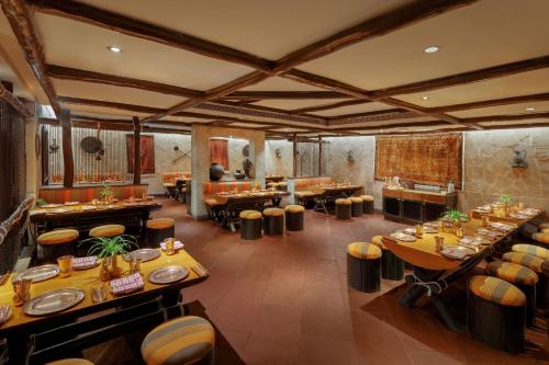 מסעדה, ITC Sonar, a Luxury Collection Hotel, Kolkata in Kolkata מסעדה, ITC Sonar, a Luxury Collection Hotel, Kolkata in Kolkata