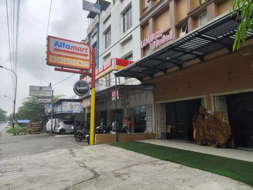 View, Louise Hotel in Deli Serdang View, Louise Hotel in Deli Serdang