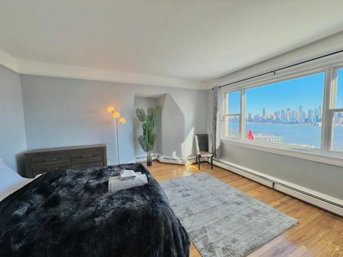 Waterfront NYC skyline views in Weehawken (NJ) Waterfront NYC skyline views in Weehawken (NJ)