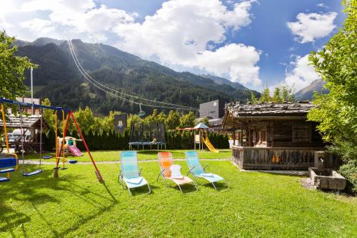 Garden, Hotel Gasthof Brucke in Mayrhofen Garden, Hotel Gasthof Brucke in Mayrhofen