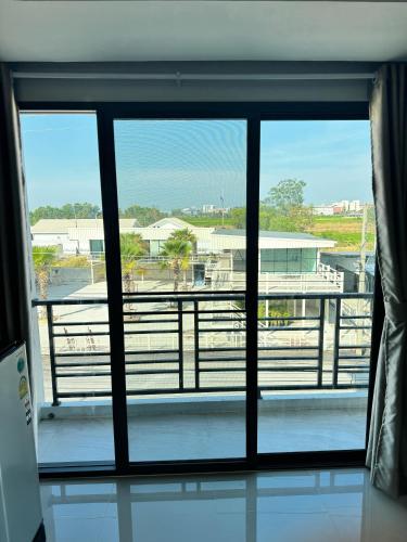 Balcony/terrace, หลังมอรีสอร์ท near Artitaya Country Club Balcony/terrace, หลังมอรีสอร์ท near Artitaya Country Club