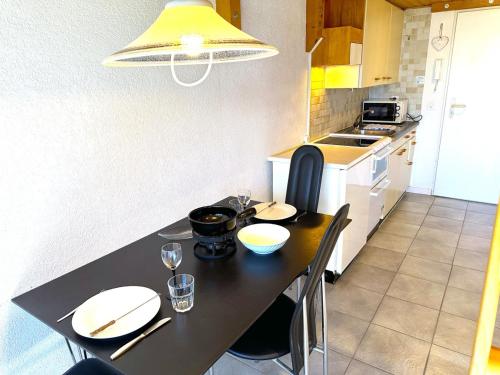 SwissHut Stunning Views Alps Lake - Studio Du Lac in Därligen SwissHut Stunning Views Alps Lake - Studio Du Lac in Därligen