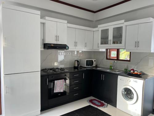 Casa Bianconera in Homagama Casa Bianconera in Homagama