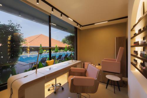 Spa, 里維埃拉皇家酒店 (Riviera Royal Hotel) in 柯那克里 Spa, 里維埃拉皇家酒店 (Riviera Royal Hotel) in 柯那克里