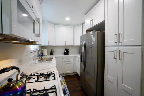 1 Bed 1 bath BIG PRIVATE back yard LOCATION in Linda Vista 1 Bed 1 bath BIG PRIVATE back yard LOCATION in Linda Vista