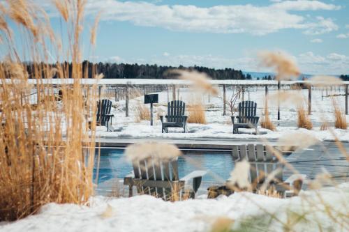 游泳池, 勒熱曼夏荷樂瓦Spa酒店 (Hotel & Spa Le Germain Charlevoix) in 聖保羅灣 (QC) 游泳池, 勒熱曼夏荷樂瓦Spa酒店 (Hotel & Spa Le Germain Charlevoix) in 聖保羅灣 (QC)