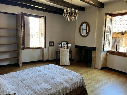 Deconnected village house in Le Bouyssou Deconnected village house in Le Bouyssou