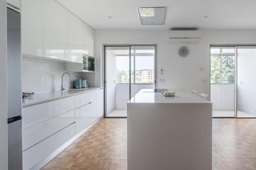 Kitchen, Family Flat Near Porto in Rio Tinto Kitchen, Family Flat Near Porto in Rio Tinto