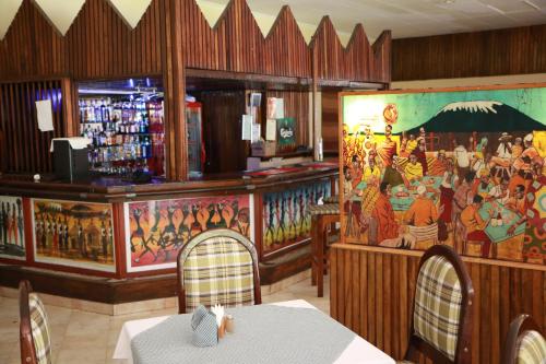 酒吧/Lounge Bar, 赤道飯店 (The Equator Hotel) in 阿魯沙 酒吧/Lounge Bar, 赤道飯店 (The Equator Hotel) in 阿魯沙