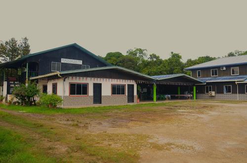 Exterior view, Sukau Village View Stay & Backpackers in Kota Kinabatangan Exterior view, Sukau Village View Stay & Backpackers in Kota Kinabatangan